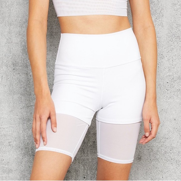 ALO Yoga Pants - Alo High-Waist Lavish Short in White